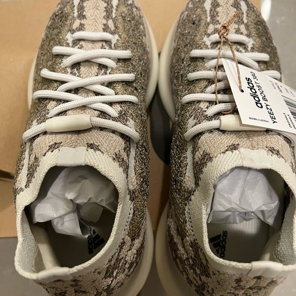Authentic Yeezy boost 380 - Picture 5 of 6